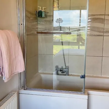 Δωμάτια σε οικογενειακή κατοικία Riverside Raheelan