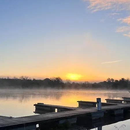 Privat bolig Riverside Raheelan