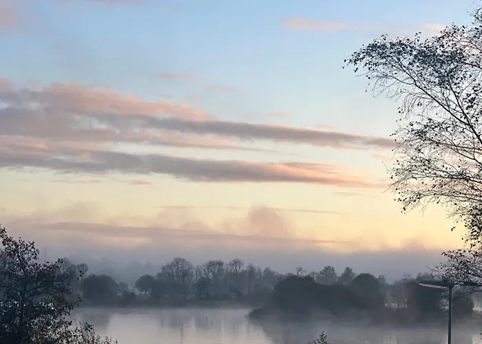 Riverside * Raheelan